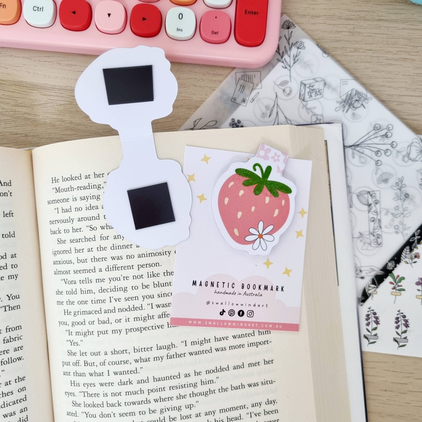 Magnetic Bookmark - Strawberry Flower